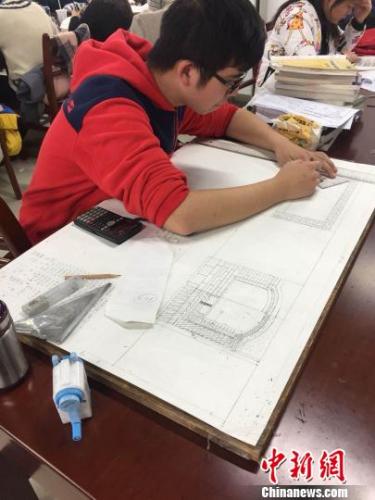 成都理工公布圖書館大數據：大三“館霸”去年進館1185次2