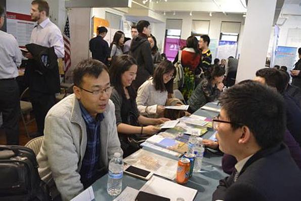 在美就業形勢日趨嚴峻 中國留學生把眼光投向國內市場1