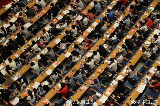 壯觀：濟南2000考研族上巨無霸大課3