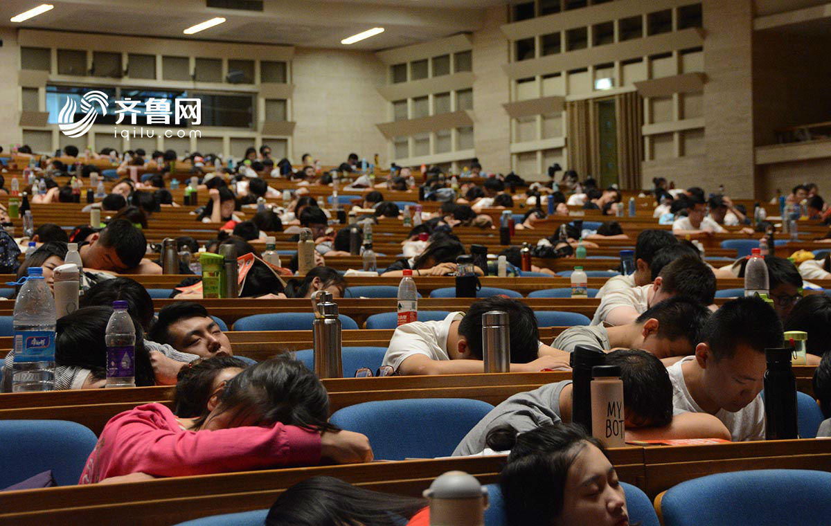 組圖：兩千考研生暑假一同上課 午休場面壯觀5