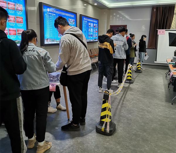 鄭州商學院2020年研究生報名現場確認工作順利結束3