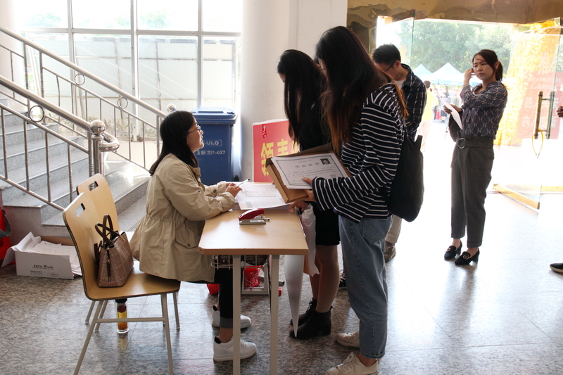 玉林師范學院2020考研現場確認圓滿結束，現場確認2293人3