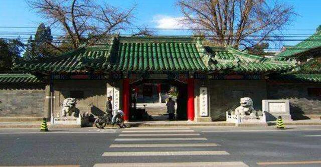 這所“大學”自愿降為“學院”，卻不費吹灰之力成985高校，真牛4
